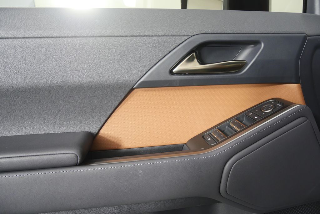 Thumbnail: 2025 Lexus GX - 9