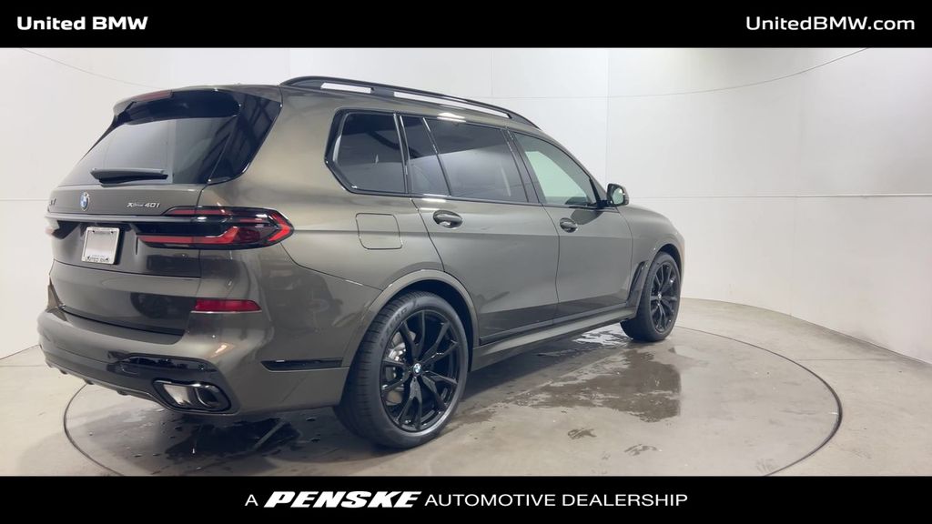 Thumbnail: 2026 BMW X7 - 8