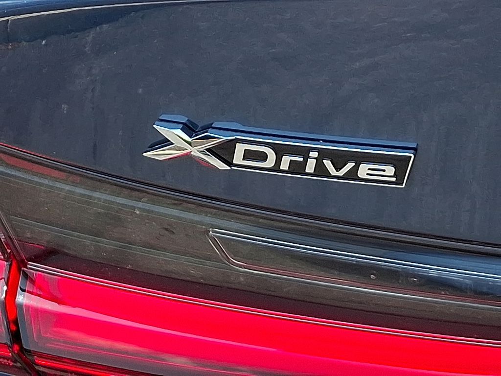 Thumbnail: 2025 BMW 3 Series - 12