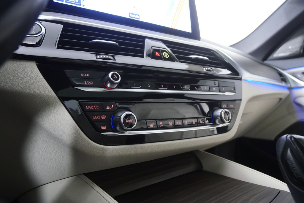 Thumbnail: 2023 BMW 5 Series - 28