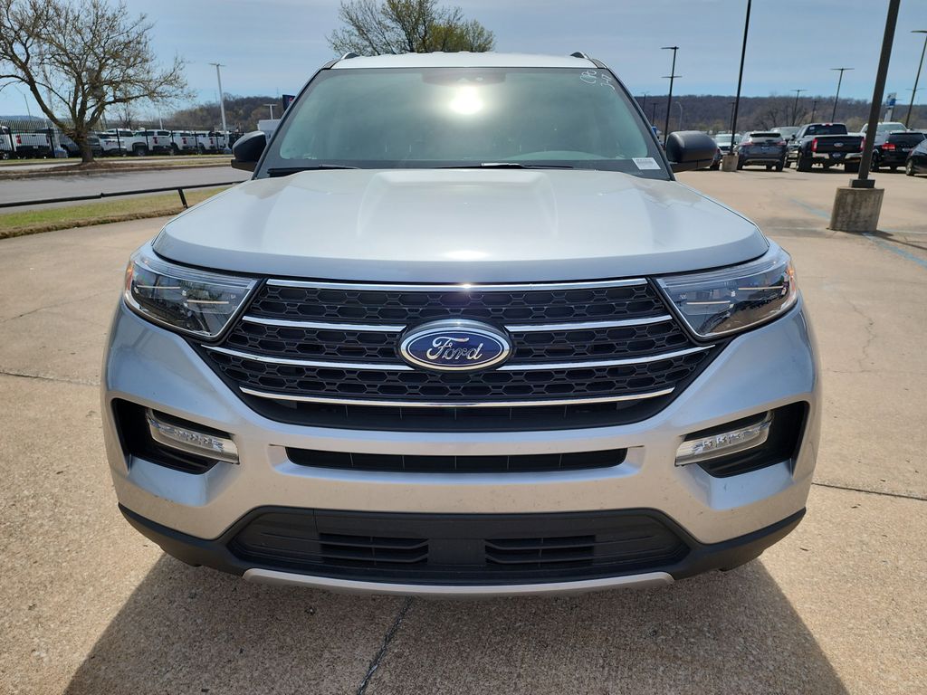 2023 Ford Explorer XLT photo