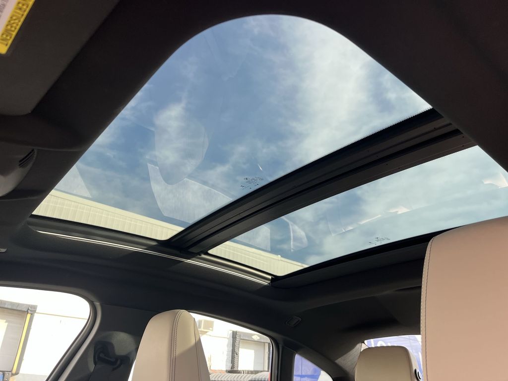 Thumbnail: 2025 BMW 2 Series - 21