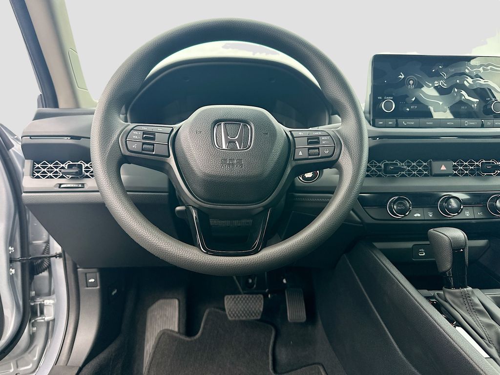 2025 Honda Accord LX 18