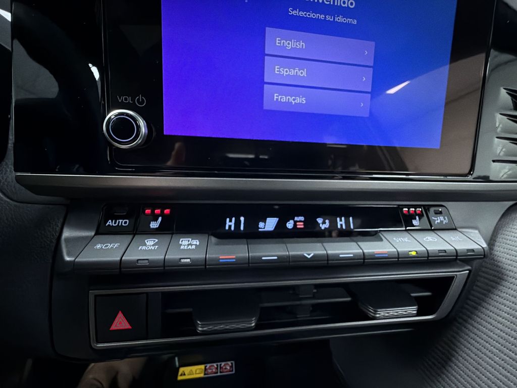 2026 Toyota Camry SE - Photo 23
