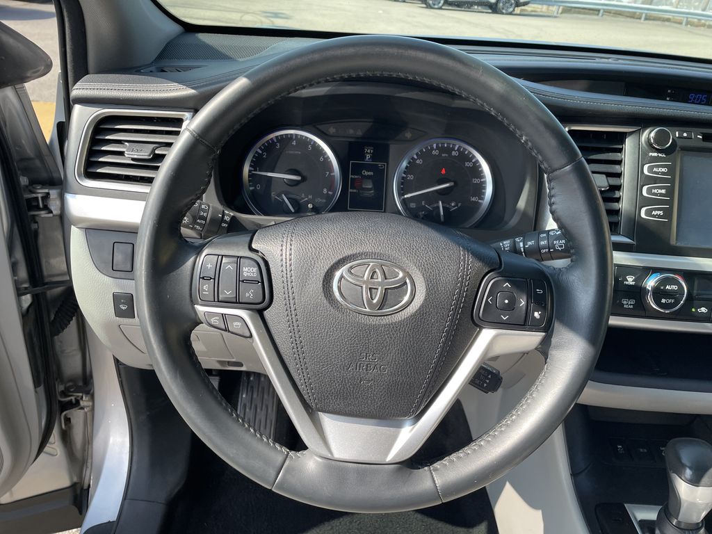 Used 2016 Toyota Highlander SUV