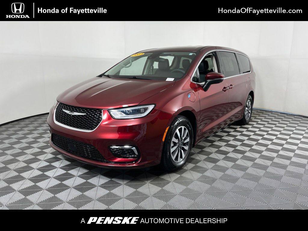 Velvet Red Pearlcoat 2023 Chrysler Pacifica Hybrid Minivan Front-Wheel Drive Continuously Variable Transmission