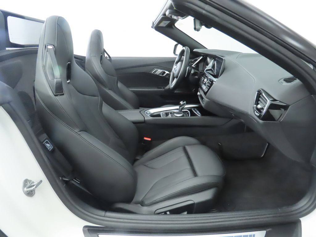 Thumbnail: 2025 BMW Z4 - 28