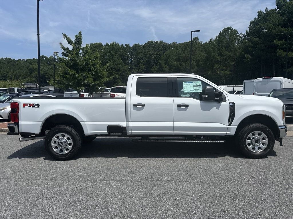 2024 Ford F-250SD XLT 8