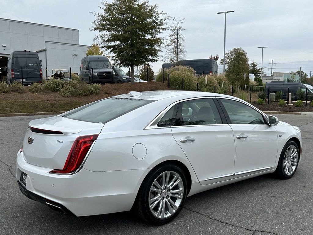 2018 Cadillac XTS Luxury 8