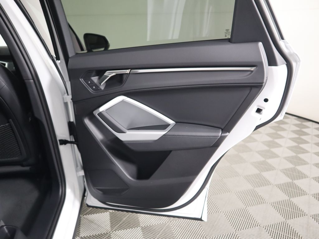 Thumbnail: 2025 Audi Q3 - 28