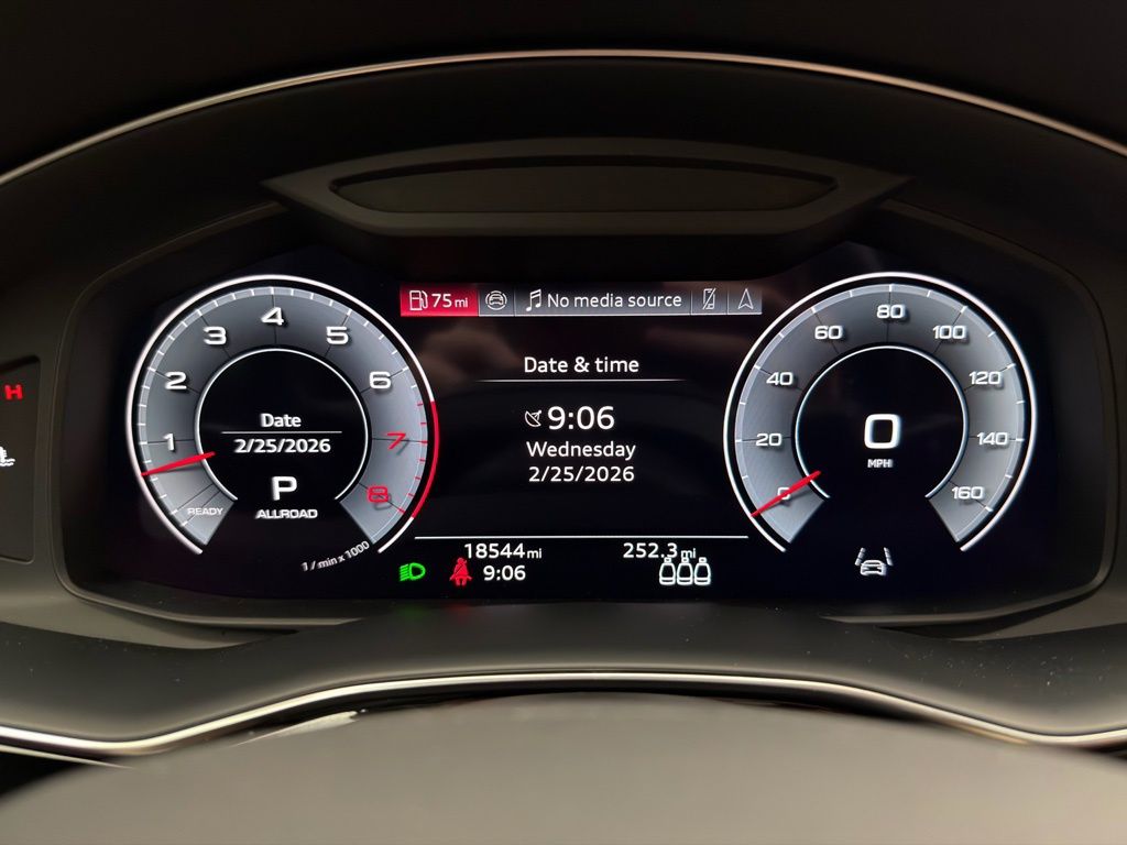 Thumbnail: 2025 Audi Q8 - 23