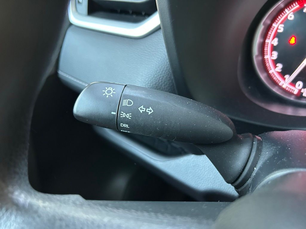 Thumbnail: 2023 Toyota RAV4 - 21