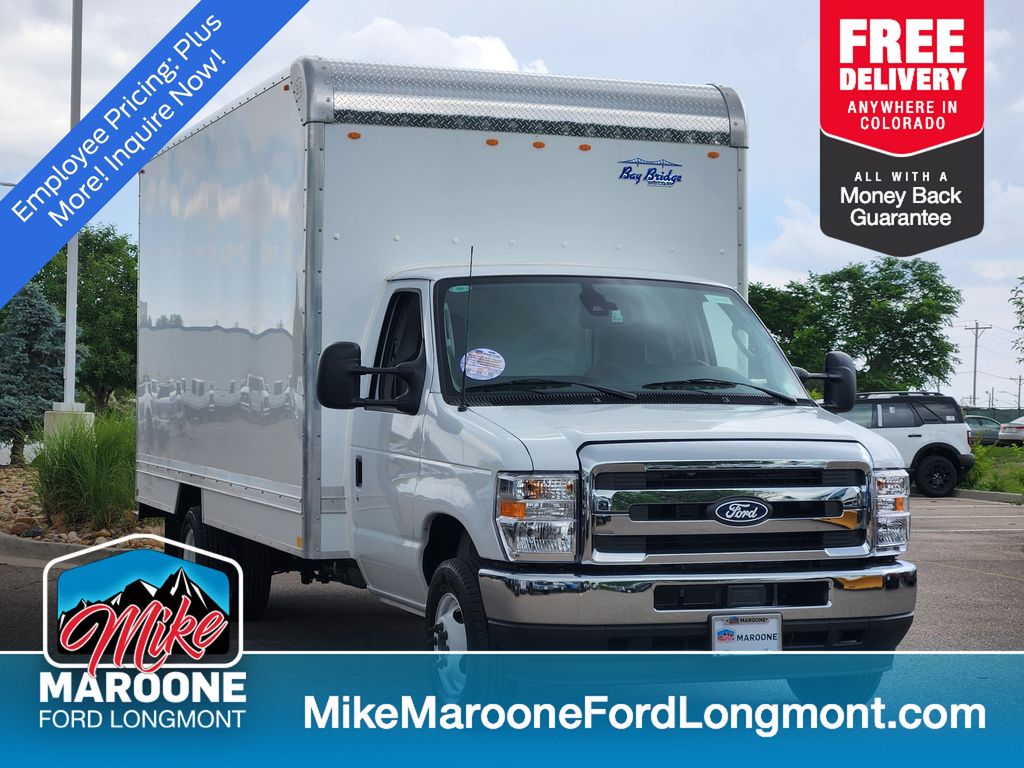 Oxford White 2027 Ford E-Series Chassis E-450 SD Cutaway 158 DRW RWD Pickup Truck Rear-Wheel Drive Automatic