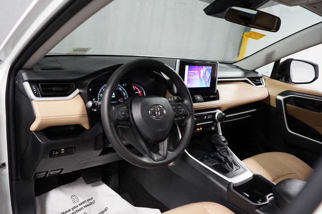 Thumbnail: 2025 Toyota RAV4 - 11