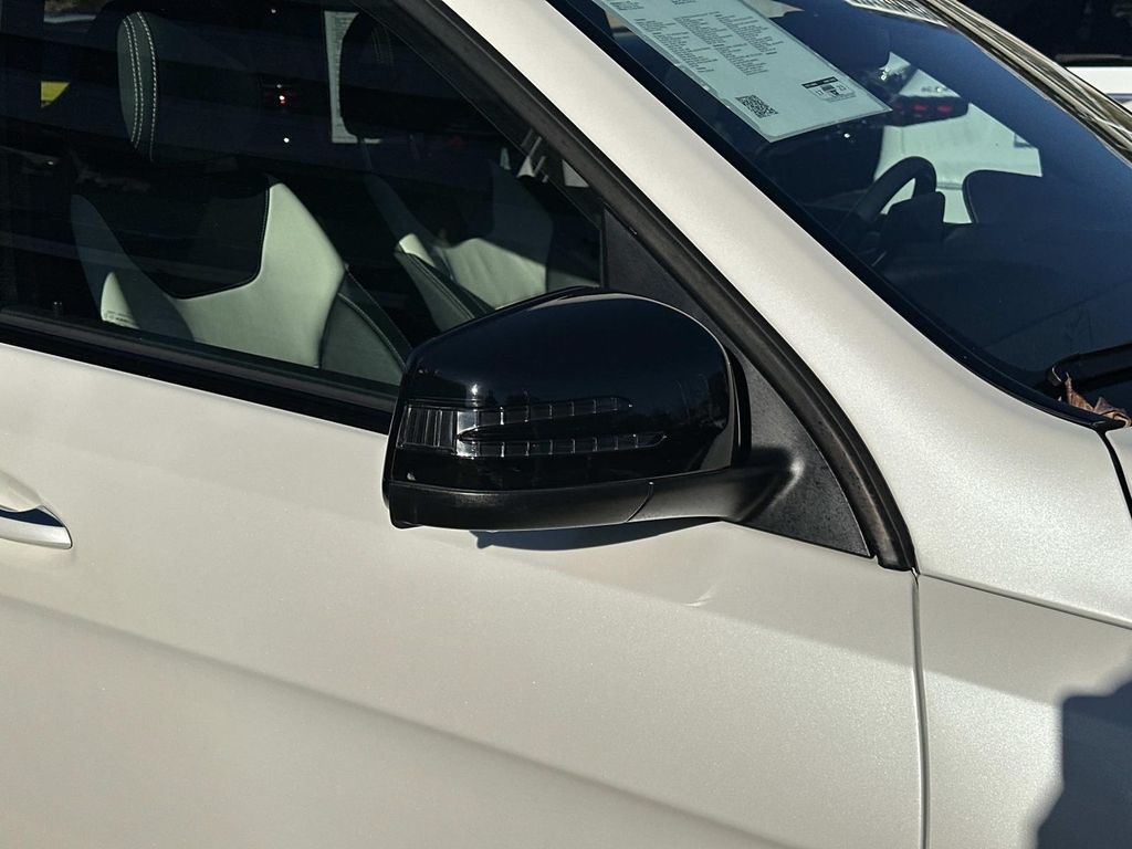 Thumbnail: 2018 Mercedes-Benz GLE - 18