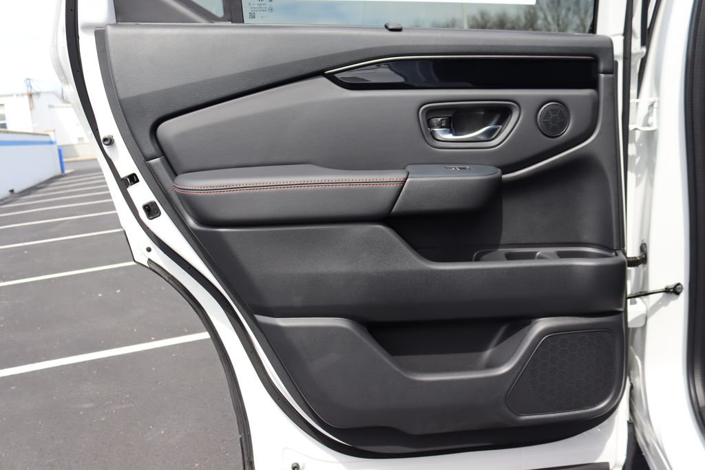 2025 Honda Pilot TrailSport 11