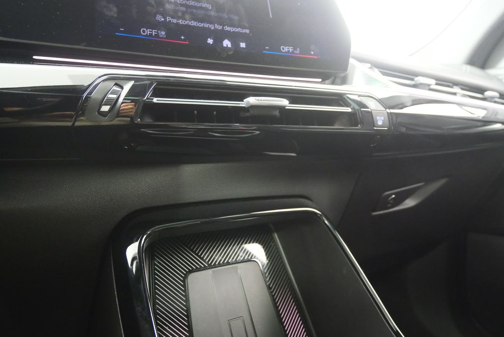 Thumbnail: 2025 BMW X2 - 23