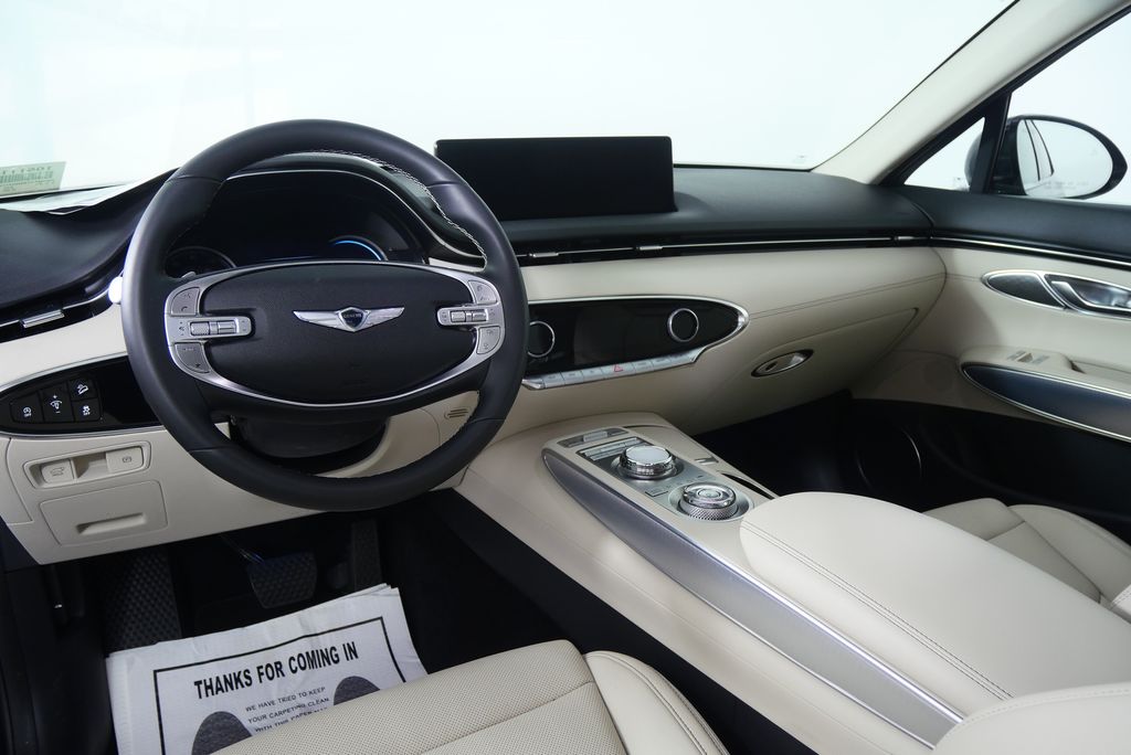 Thumbnail: 2022 Genesis GV70 - 20