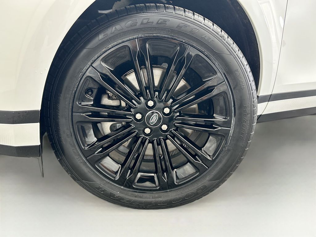 Thumbnail: 2025 Land Rover Range Rover Evoque - 29