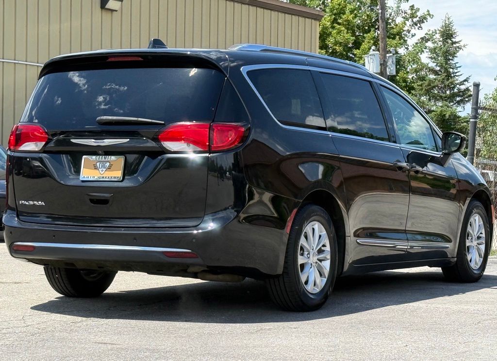 View vehicle photo 3