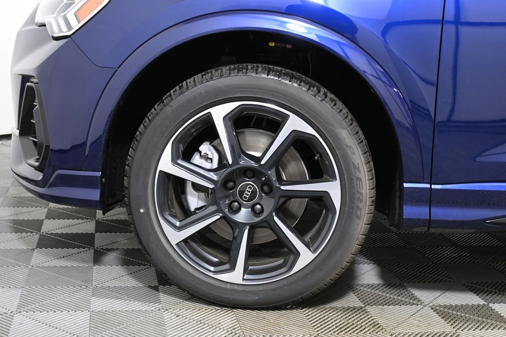 Thumbnail: 2025 Audi Q3 - 11