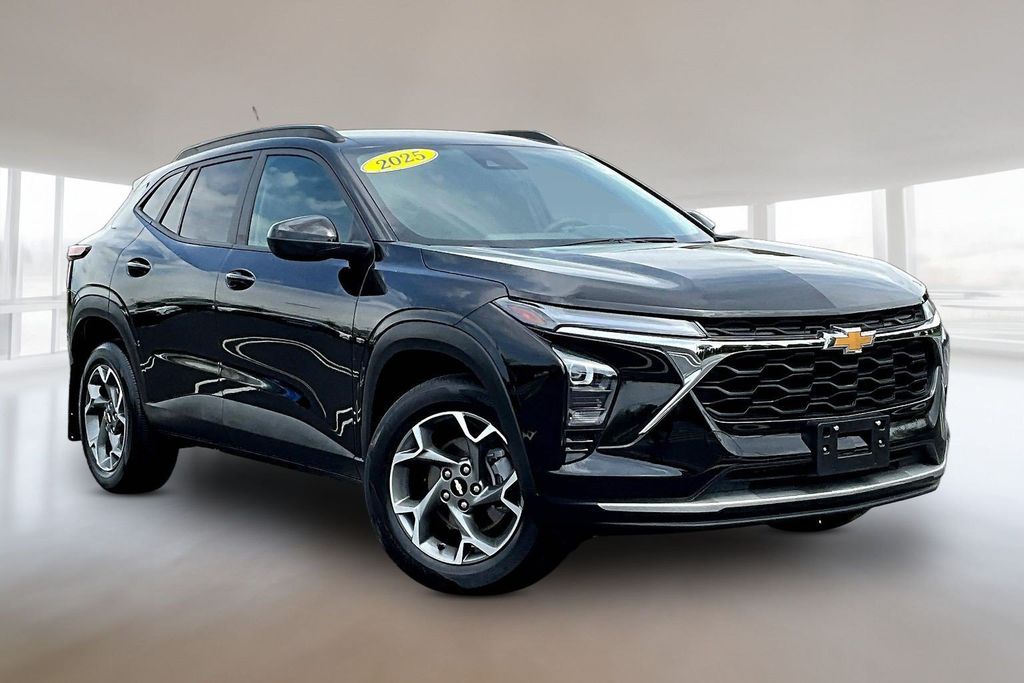 Black Metallic 2025 Chevrolet Trax SUV / Crossover Front-Wheel Drive 6-Speed Automatic