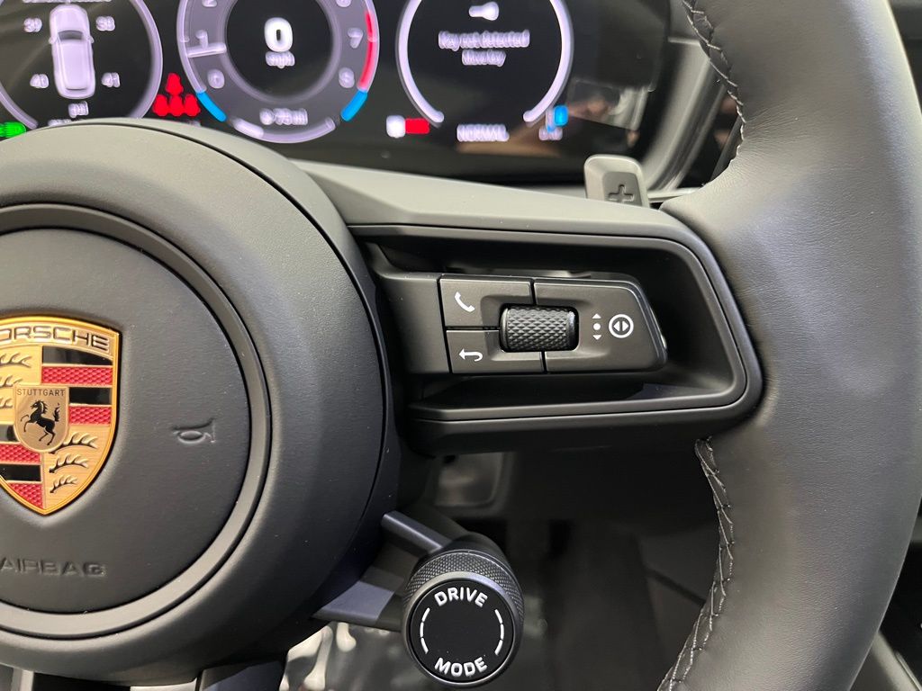 Thumbnail: 2025 Porsche Cayenne - 13
