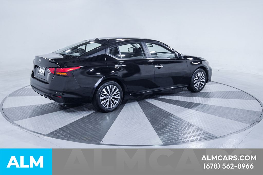 Used 2025 Black Nissan 2.5 SV image 10