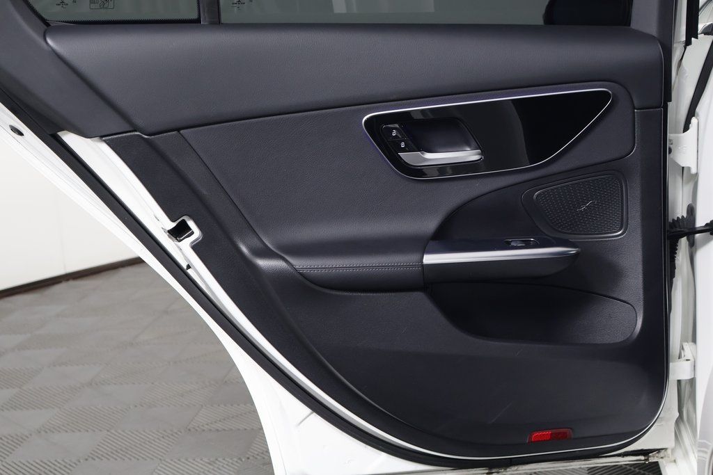 Thumbnail: 2022 Mercedes-Benz C-Class - 13