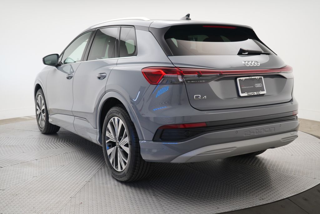 Thumbnail: 2023 Audi Q4 e-tron - 3