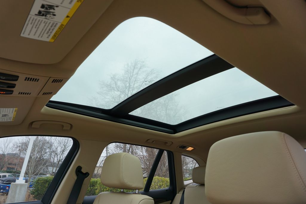 Thumbnail: 2015 BMW X1 - 12