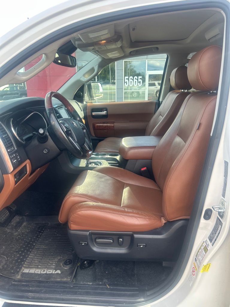 Used 2018 White Toyota Platinum image 10
