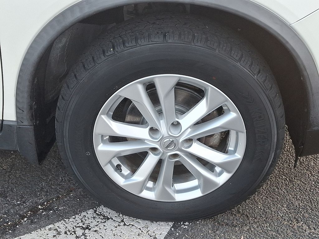 Thumbnail: 2016 Nissan Rogue - 8