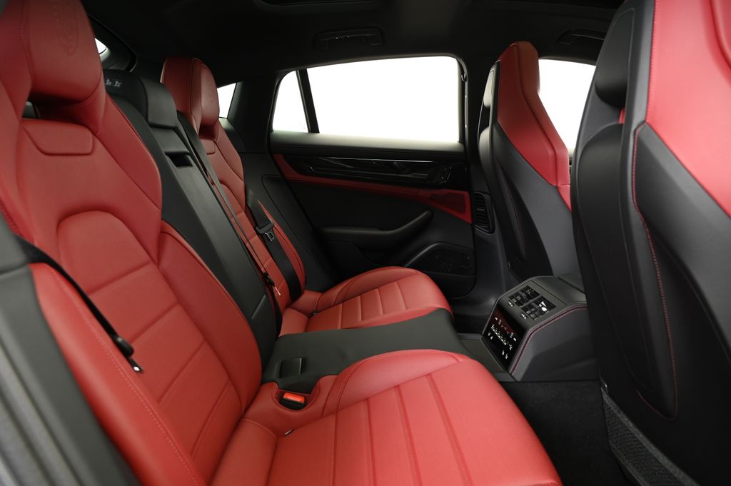 Thumbnail: 2025 Porsche Panamera - 23