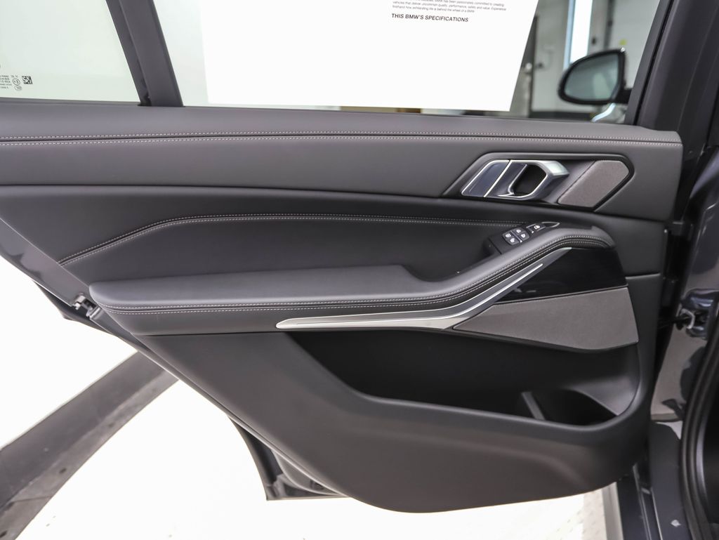 2026 BMW X7 xDrive40i 18