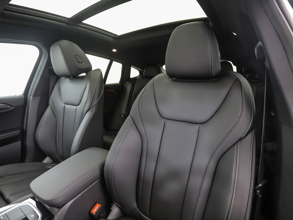 2025 BMW X4 xDrive30i 12