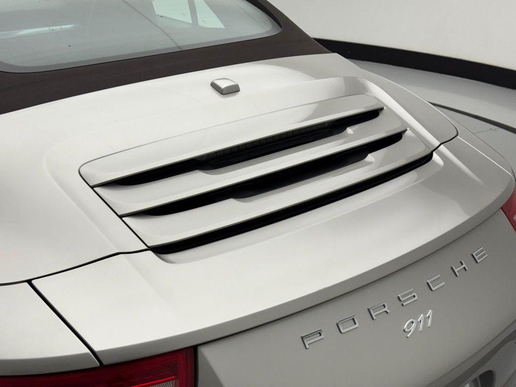 2013 Porsche 911 Carrera S 26