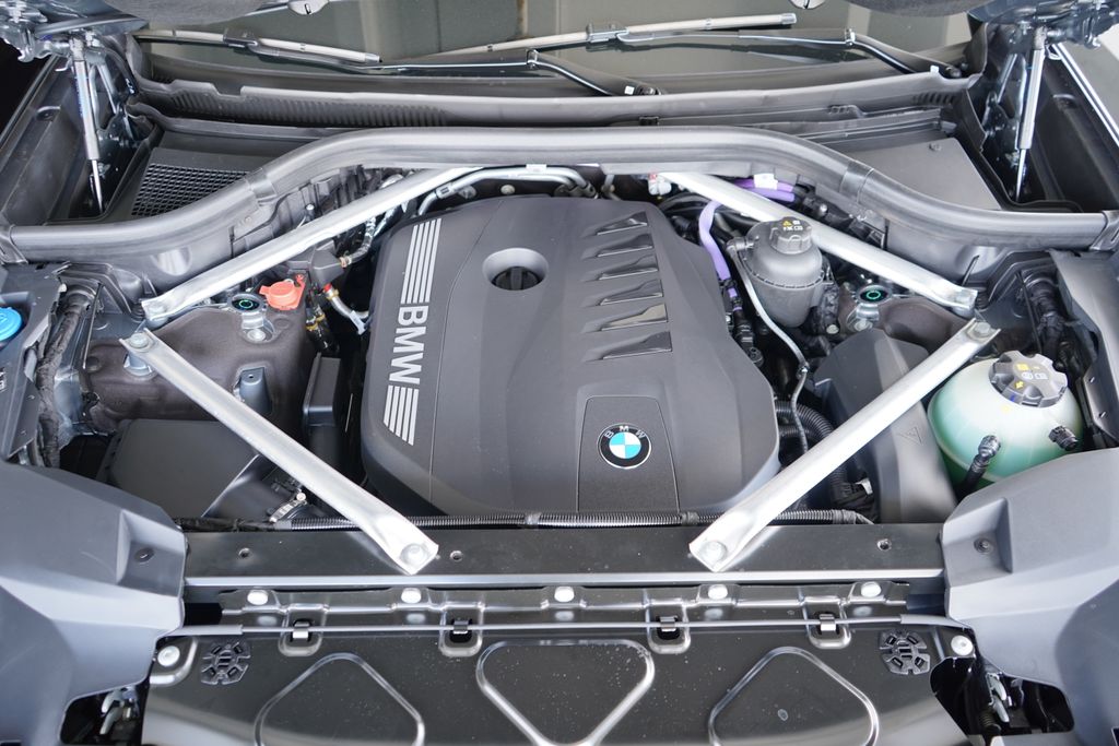 Thumbnail: 2026 BMW X7 - 22