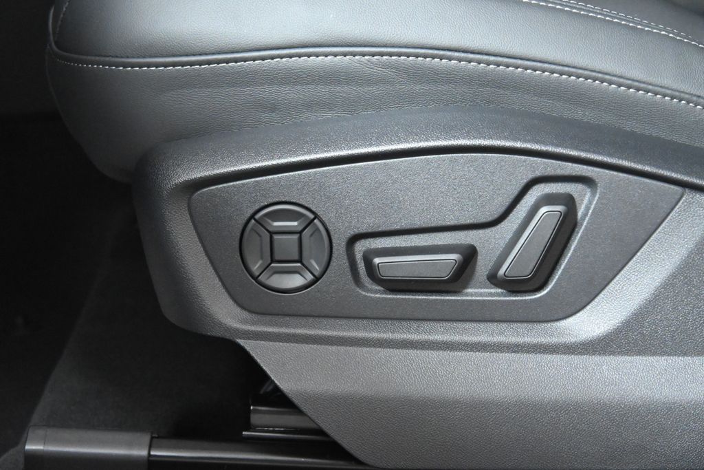 Thumbnail: 2026 Audi Q7 - 26