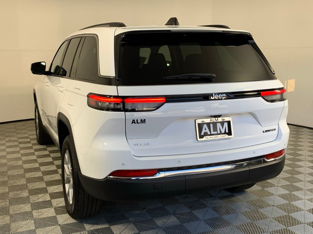 2023 Jeep Grand Cherokee Limited photo 2
