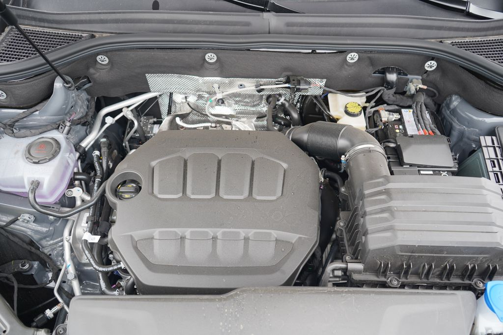 2025 Volkswagen Atlas SE 12