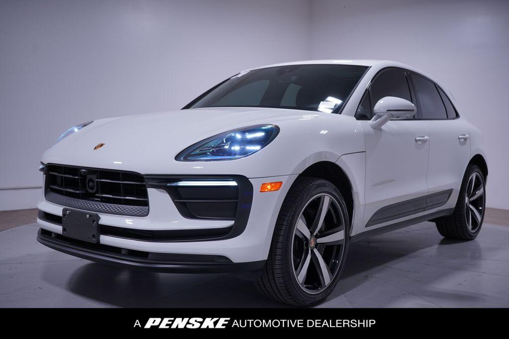 Thumbnail: 2024 Porsche Macan - 1