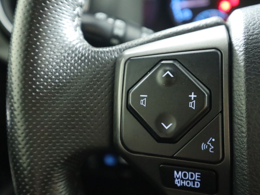 Thumbnail: 2019 Toyota Tacoma - 11