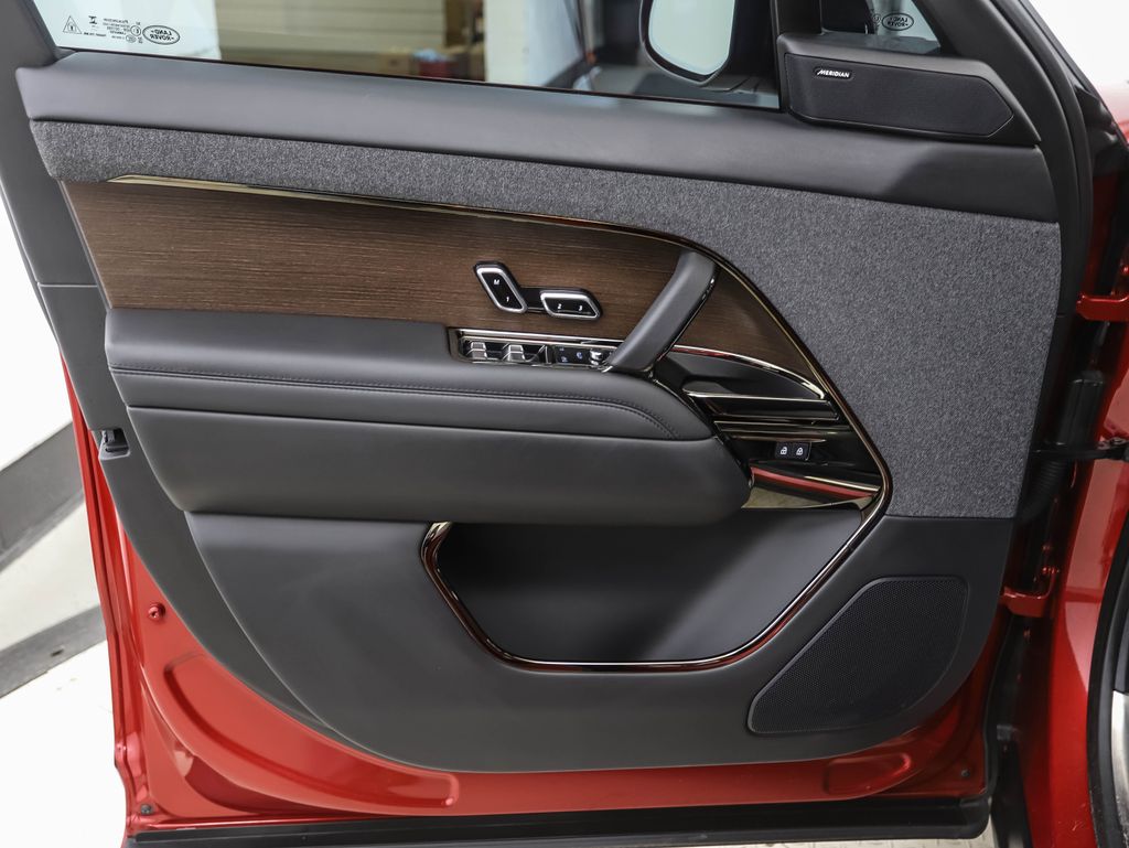 Thumbnail: 2024 Land Rover Range Rover Sport - 9