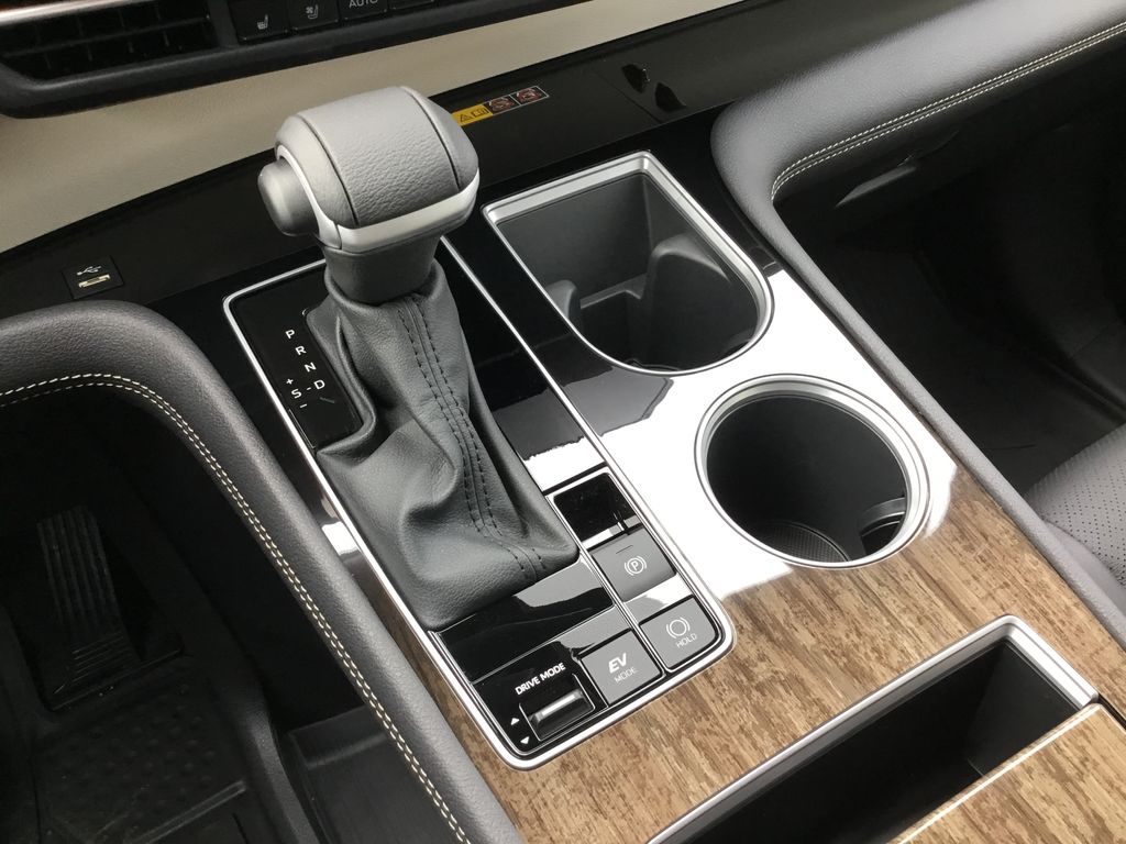 Thumbnail: 2026 Toyota Sienna - 27