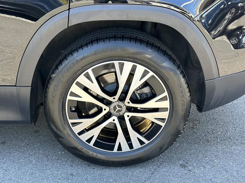 Thumbnail: 2024 Mercedes-Benz GLB - 15