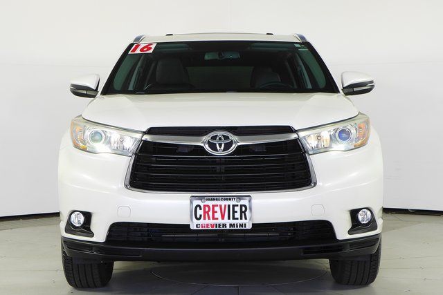 2016 Toyota Highlander XLE 3