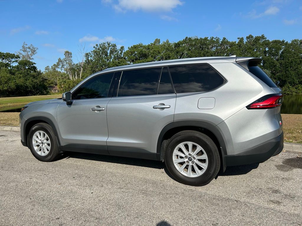 2024 Toyota Grand Highlander XLE 3