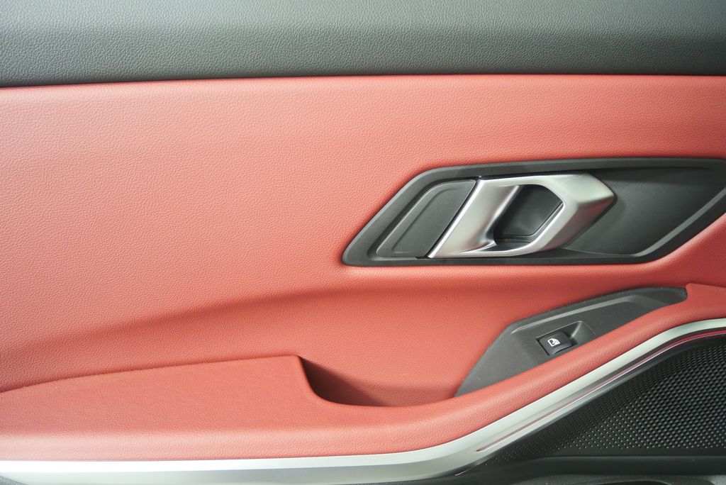 Thumbnail: 2025 BMW 3 Series - 13