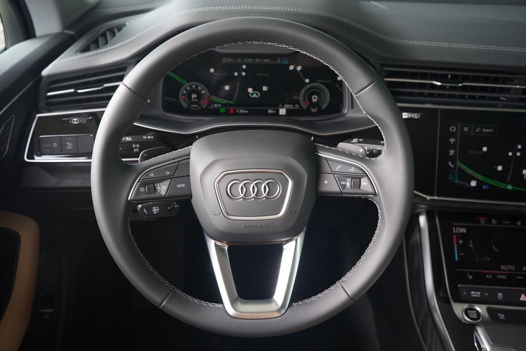 Thumbnail: 2026 Audi Q7 - 9